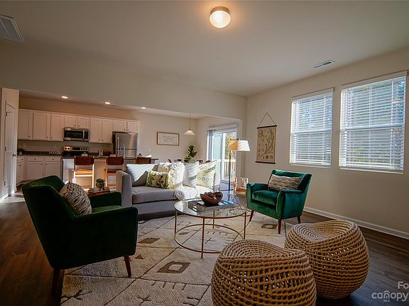 4th image of 150 Lippard Springs Cir