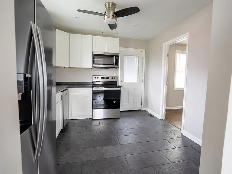 3914 Creekside Dr — Photo 7