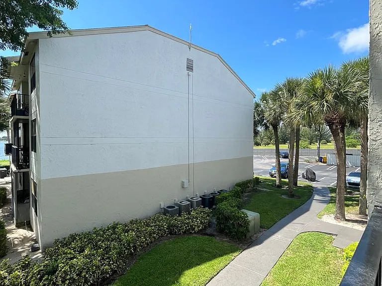 752 Executive Center Dr #28-11-28 — Photo 14