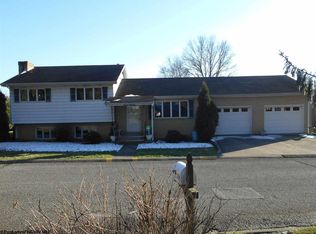 1361 Somerset St, Morgantown, WV 26505