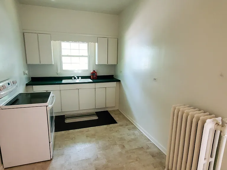 218 W Bluff St #2 — Photo 11