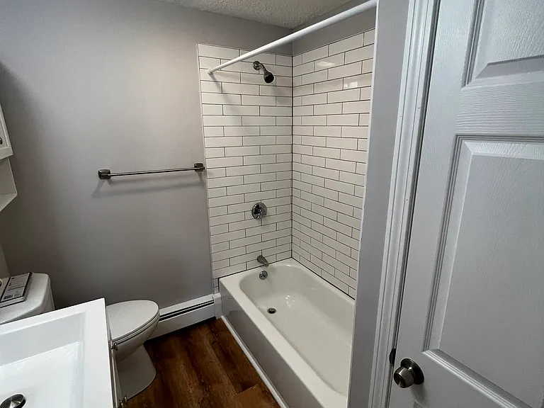 124 Vernon St — Photo 15