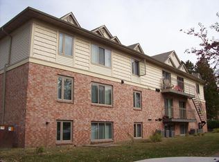 922 E College St #A1, Iowa City, IA 52240
