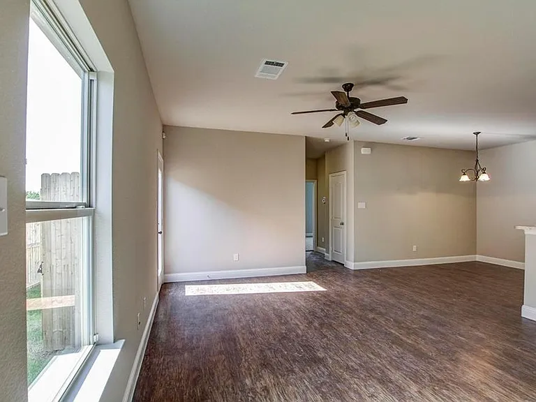 428 Canvas Ct — Photo 8