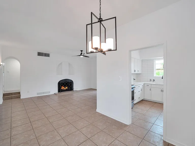 1815 E Waverly St #1 — Photo 5