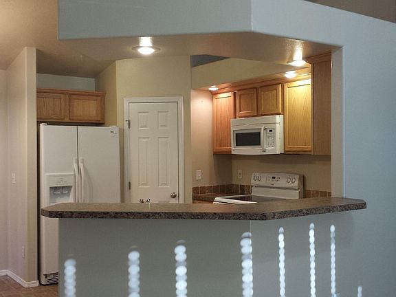 4th image of 20624 Whitman Ave