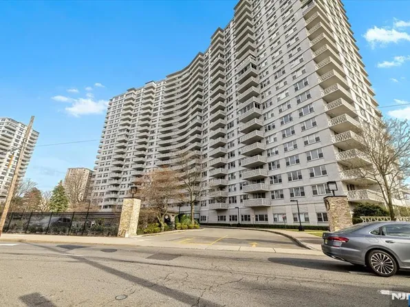 2000 Linwood Ave APT 14Y, Fort Lee, NJ 07024