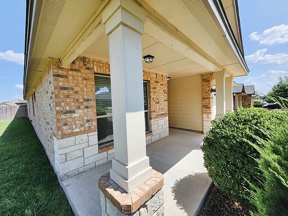 3rd image of 6304 Cool Creek Dr