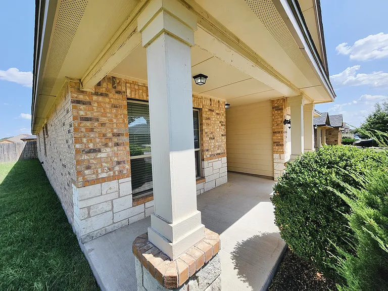 6304 Cool Creek Dr — Photo 3