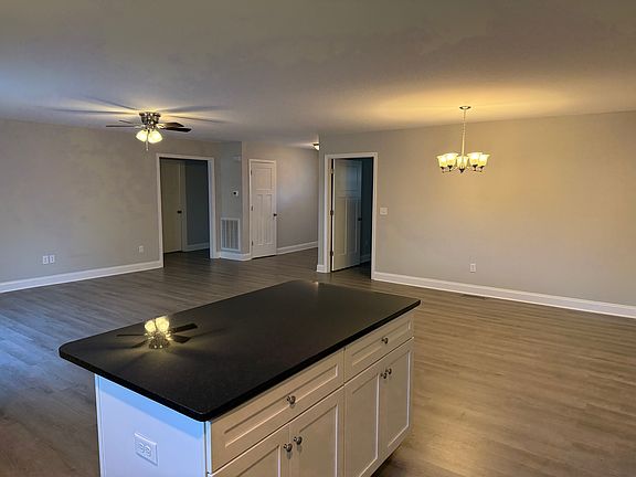 3rd image of 177 Pembroke Ct