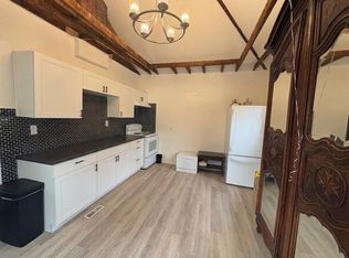 107 Erie Ave #1, Hamilton, ON L8N2W5