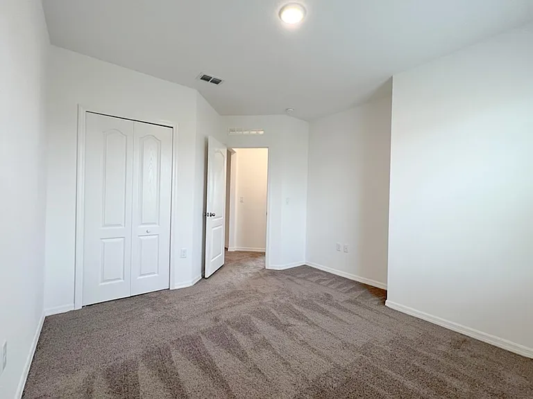 1162 Oak Bluff Dr — Photo 10