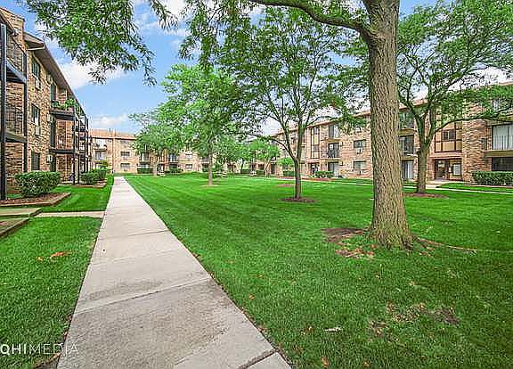 5th image of 312 Klein Creek Ct APT E