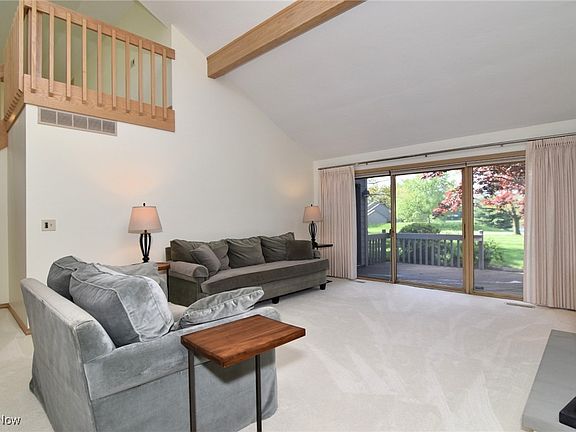 5th image of 302 Overlook Brook Dr