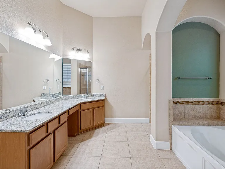 23214 Crest View Way — Photo 8