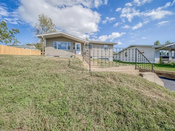 8 Frost Dr, Rolla, MO 65401