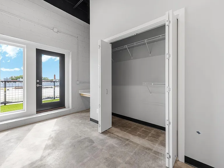 9th St Lofts — Photo 19