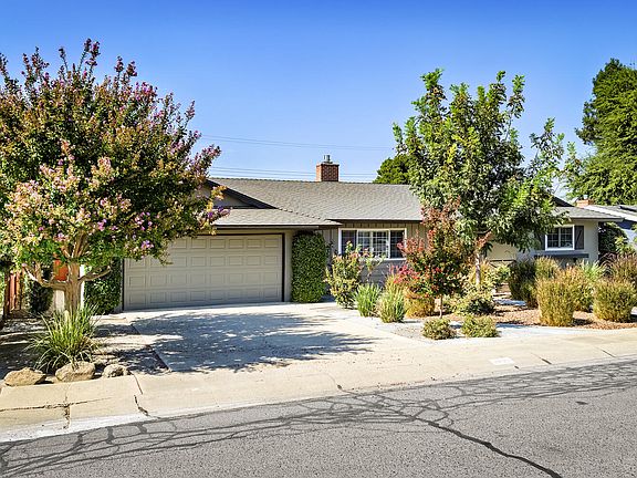 3rd image of 1039 S Mountain Street