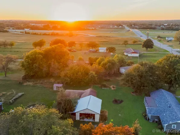 14208 E 126th St N, Collinsville, OK 74021