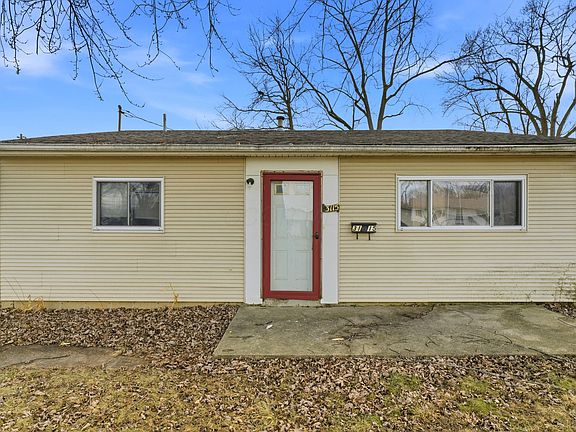 3rd image of 3115 Houston Dr