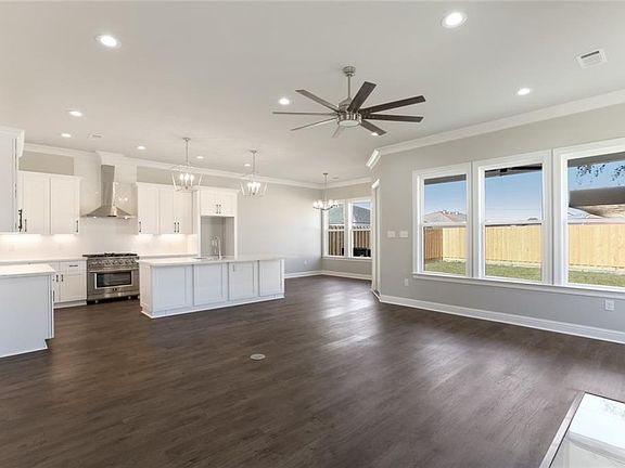 4th image of 3913 Delhi St