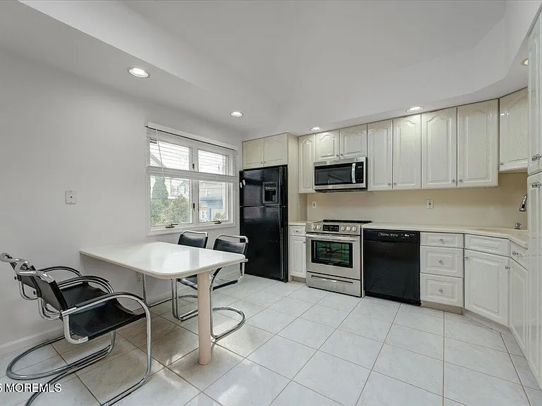 88-92 Broad St #2 — Photo 9