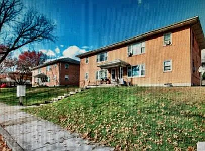 Sussex Court Apartments - 4204B — Photo 1