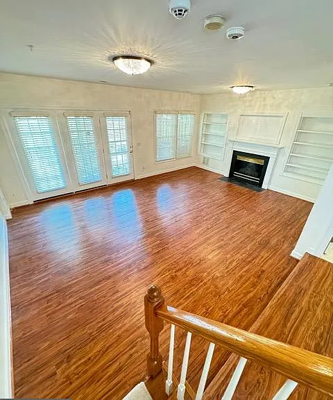 1811 Fallbrook Ln — Photo 33