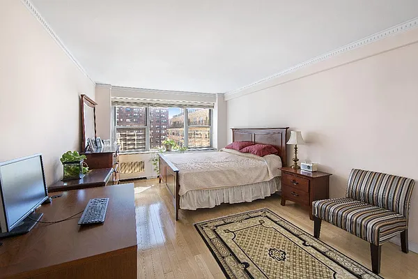 Sold by Real Direct | media 14