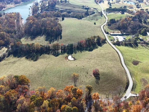 5 S Chapman Rd, La Follette, TN 37766