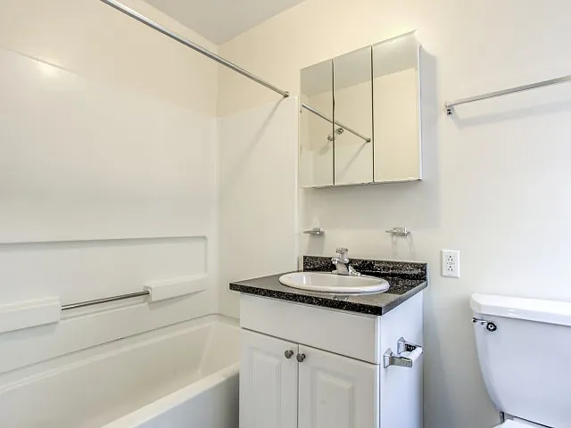 Campus Apartments — Photo 7