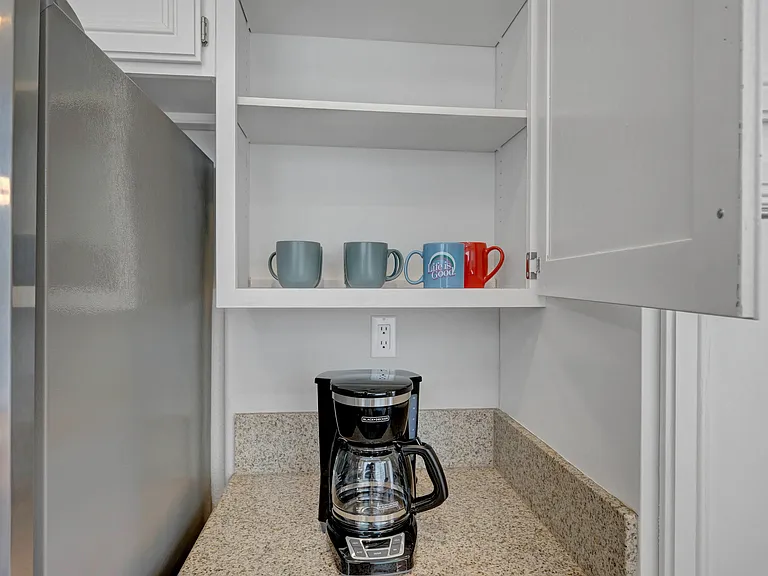 2239 Le Conte Ave — Photo 27