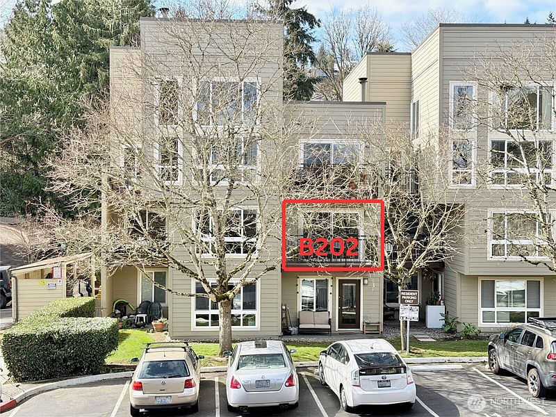 4th image of 5834 NE 75th Street #B202