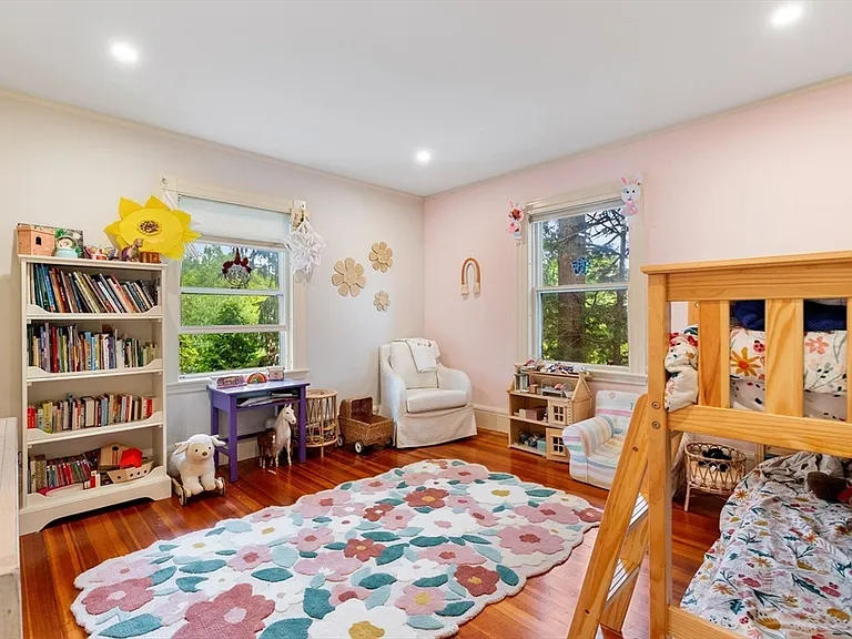 12 Windermere Ave #1 — Photo 8