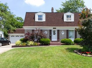 18937 E Louise Dr, Lansing, IL
