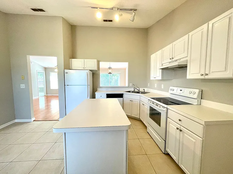 2429 Abalone Blvd — Photo 28