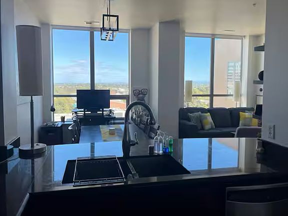 5th image of 1127 15th St Penthouse 1503