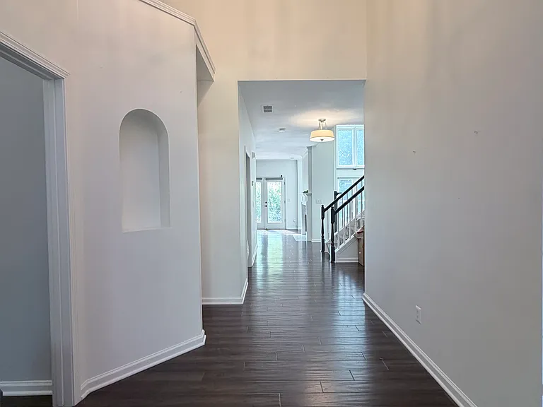 950 Lancaster Walk — Photo 3
