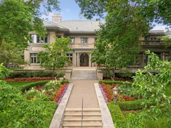 2218 W Lake Of The Isles Pkwy, Minneapolis, MN 55405