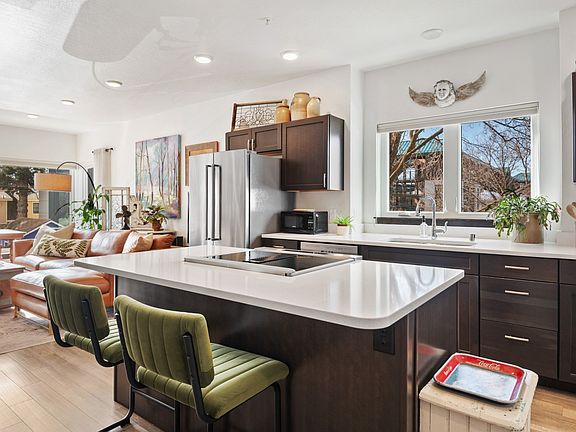 4th image of 825 Grand Ave #200