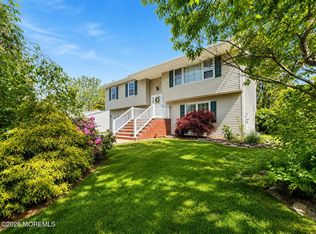 108 Lonny Court, Toms River, NJ 08753