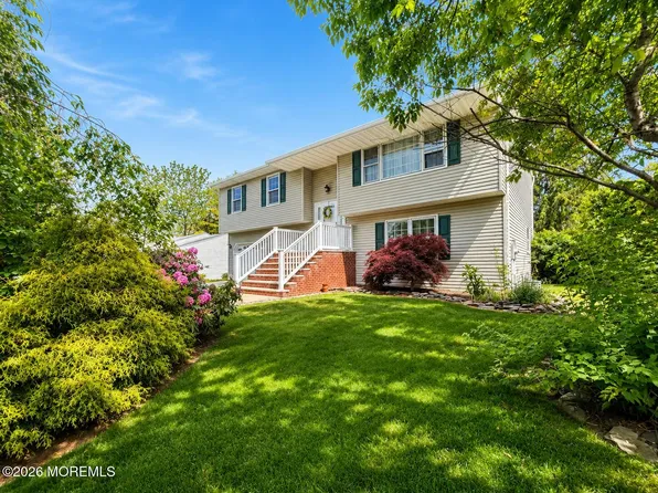 108 Lonny Court, Toms River, NJ 08753