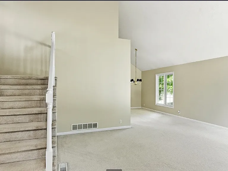 18602 Leavenworth St — Photo 28