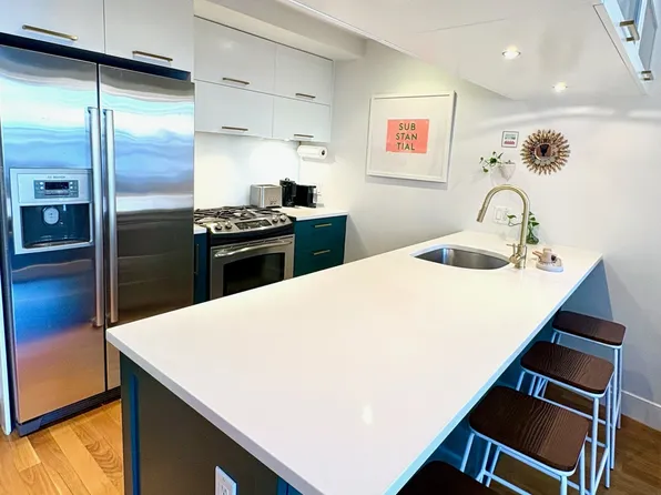 660 Bergen Street image 1 of 13