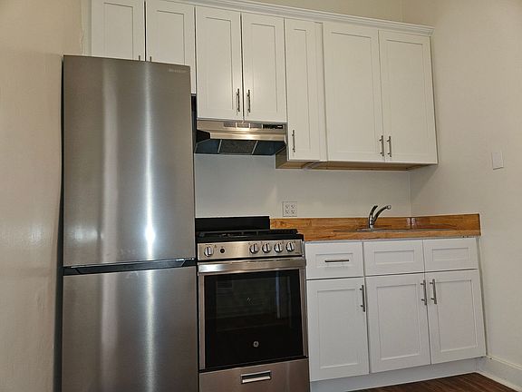 2nd image of 2264 Green St APT 3