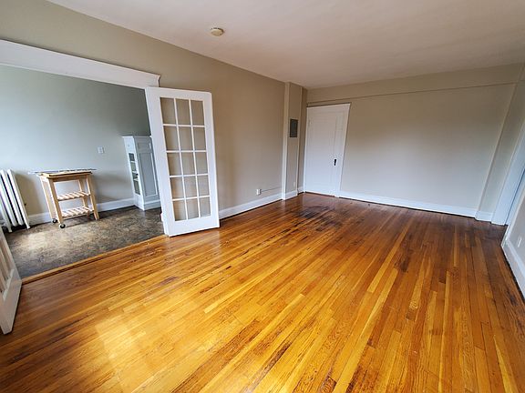 2nd image of 15 Linnaean St APT 9