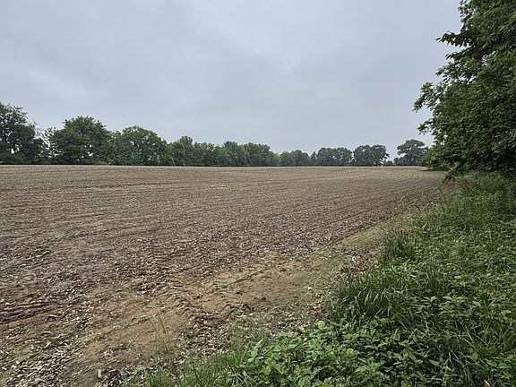 2nd image of 325 Harts Mill Rd