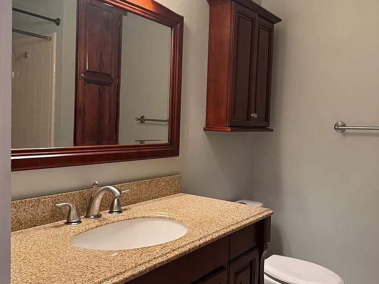 8 Shadywood Ct — Photo 11
