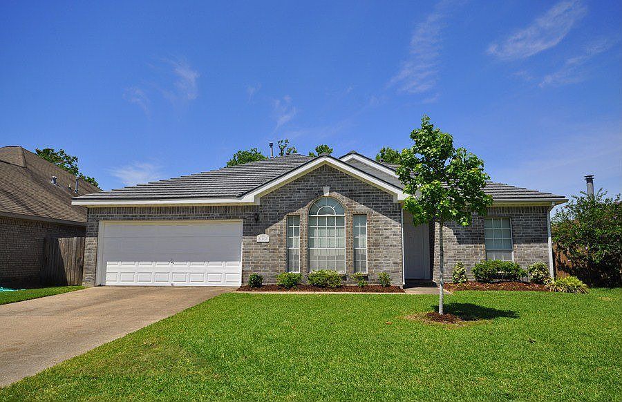 1st image of 807 Hartman Dr