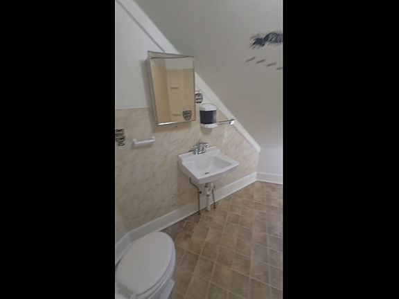 3rd image of 842 Union St APT 3